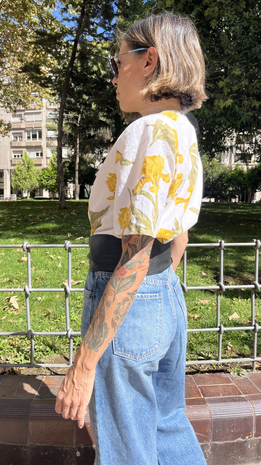 Chaqueta corta en algodón y fibrana con gran solapa años 80 - Imagen 7