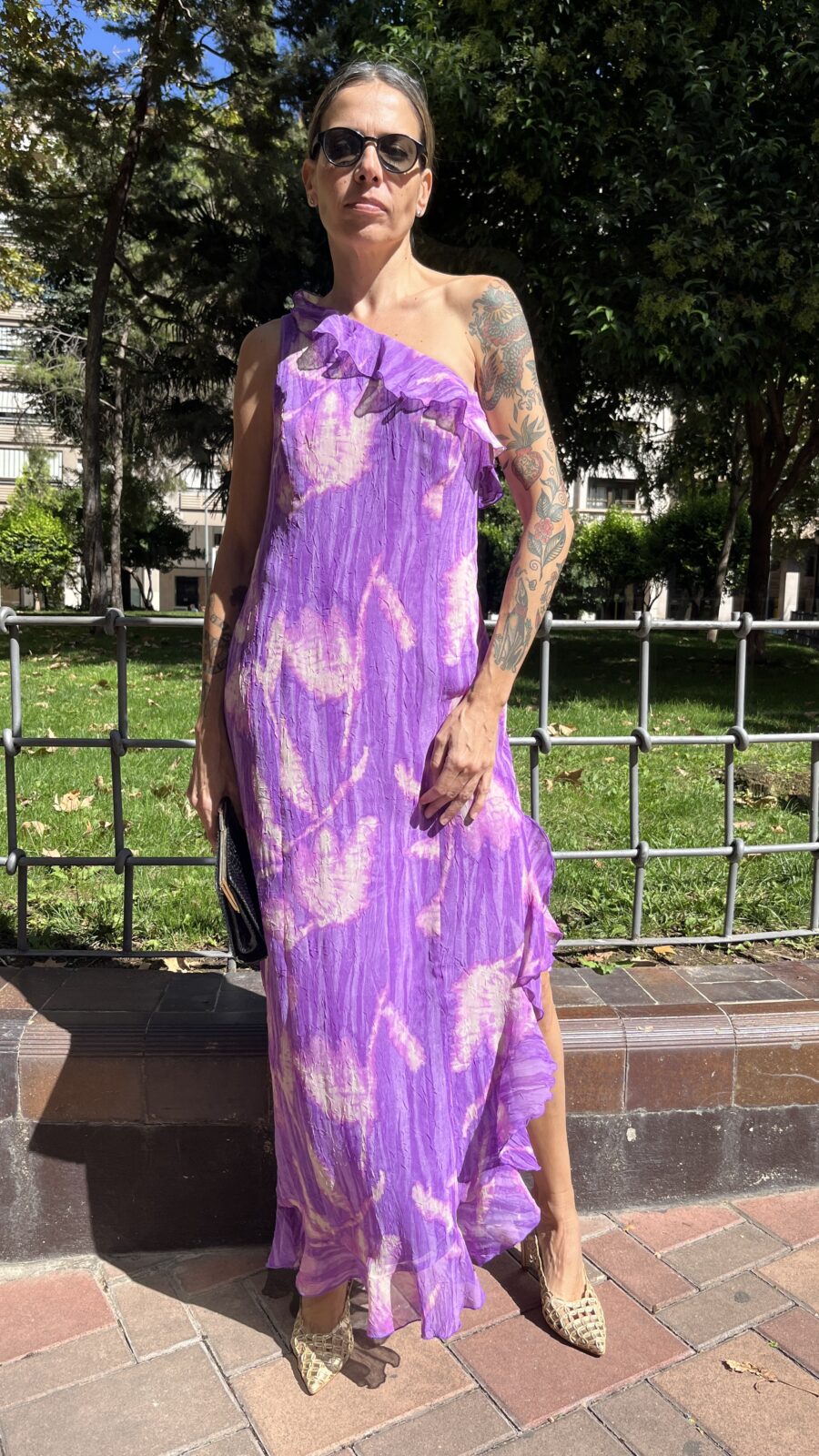 Vestido largo asimétrico en gasa plisada malva Made in Spain. Años 90 - Imagen 8
