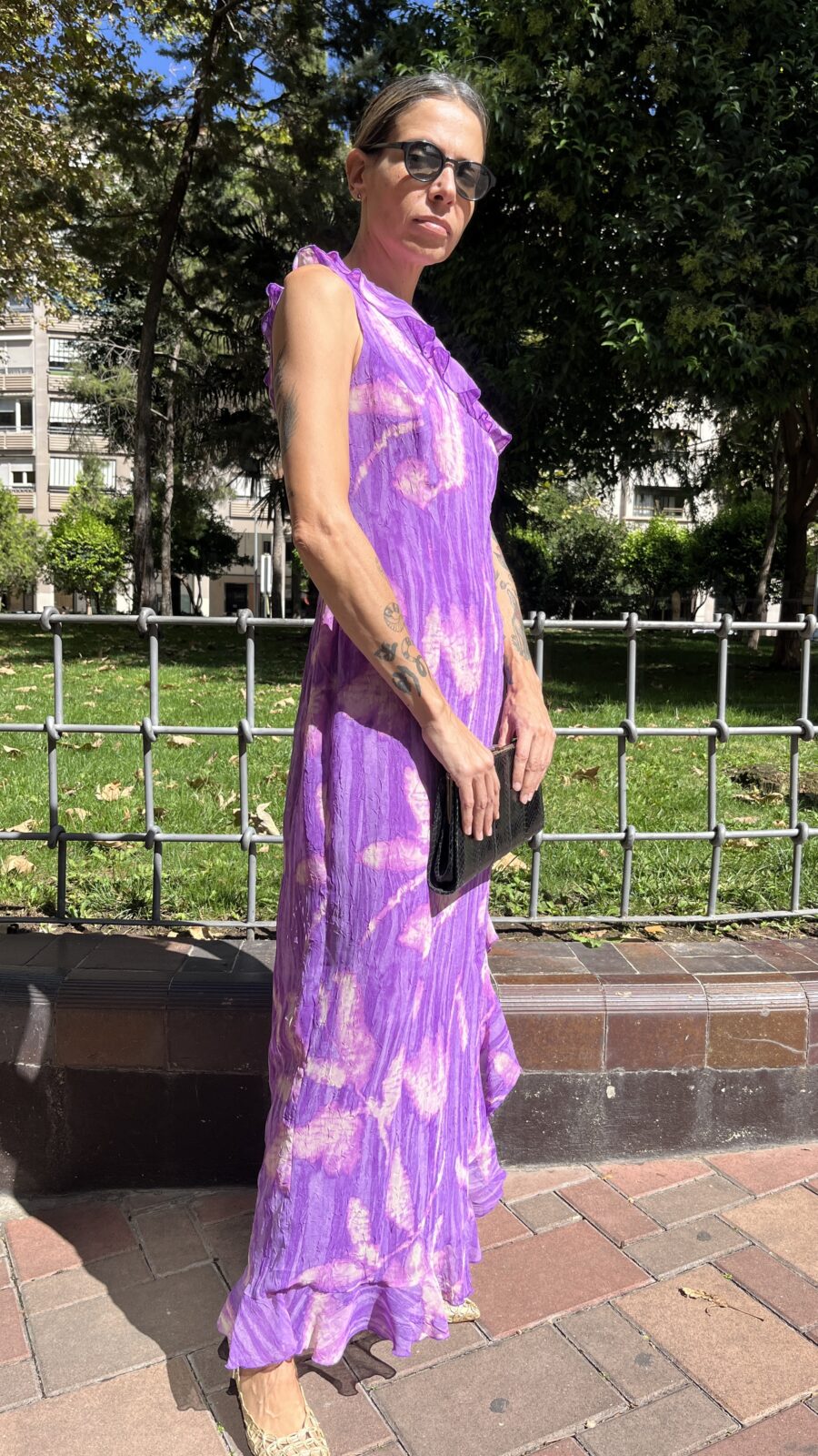 Vestido largo asimétrico en gasa plisada malva Made in Spain. Años 90 - Imagen 13