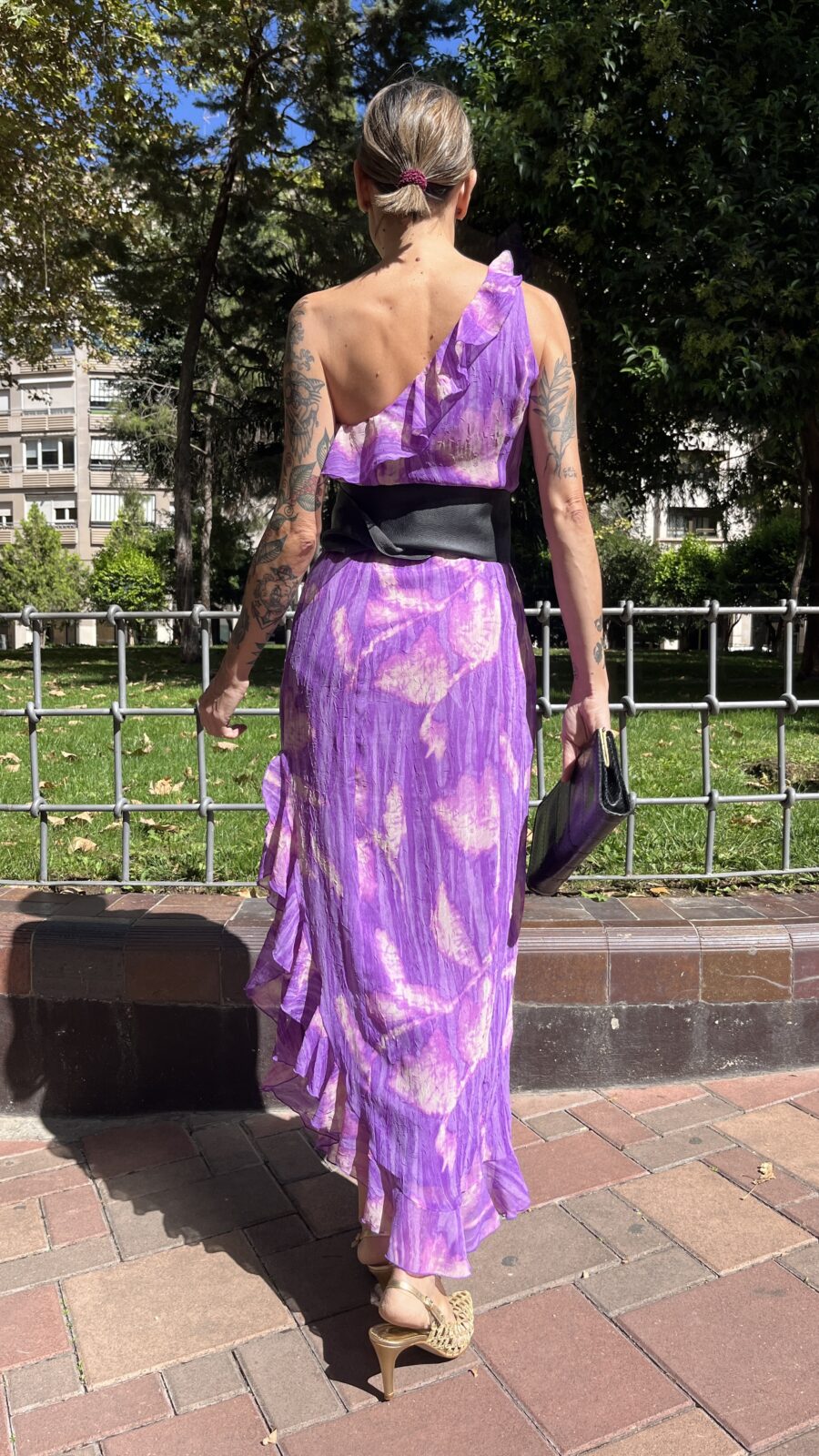 Vestido largo asimétrico en gasa plisada malva Made in Spain. Años 90 - Imagen 12