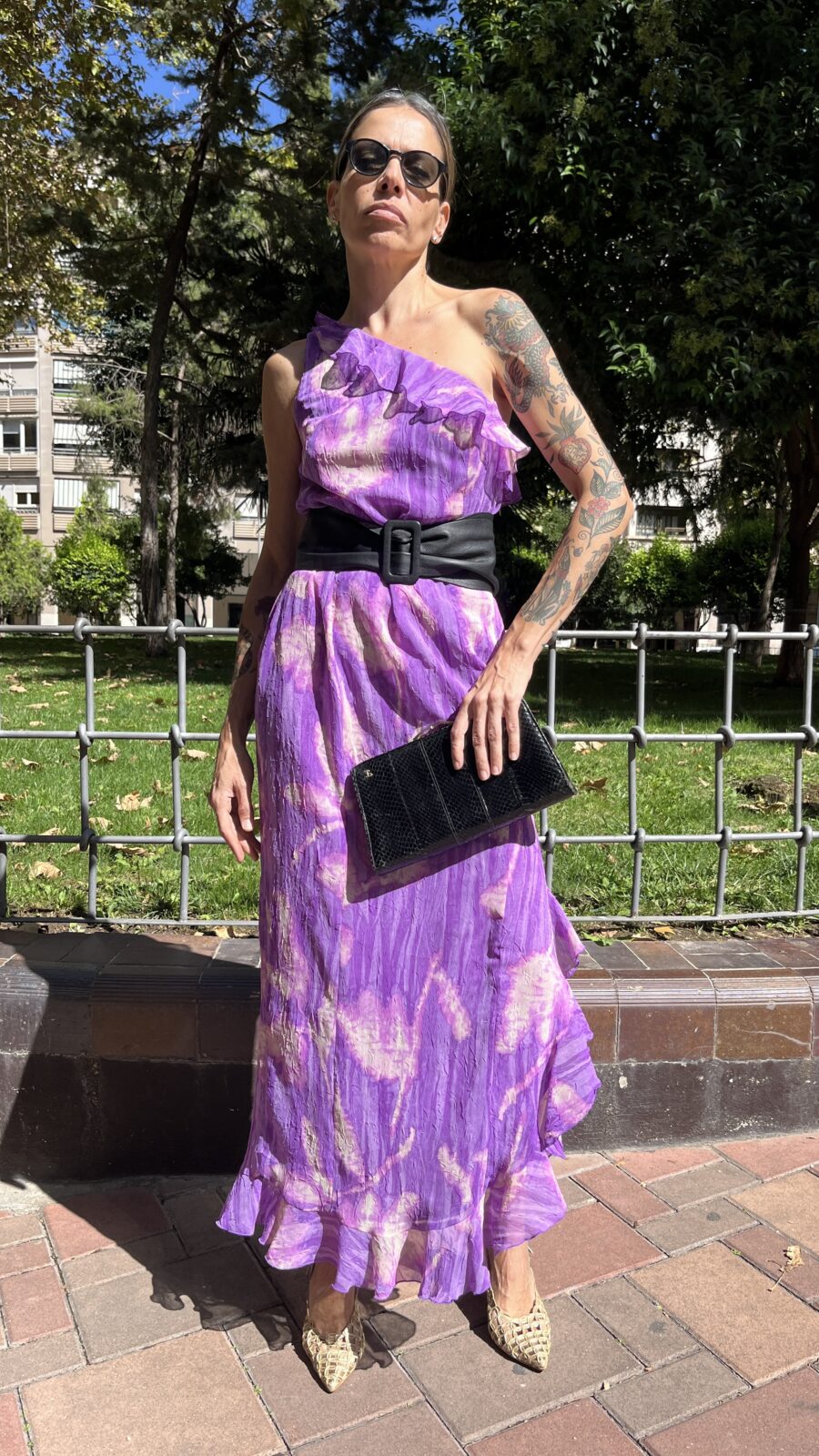 Vestido largo asimétrico en gasa plisada malva Made in Spain. Años 90 - Imagen 5
