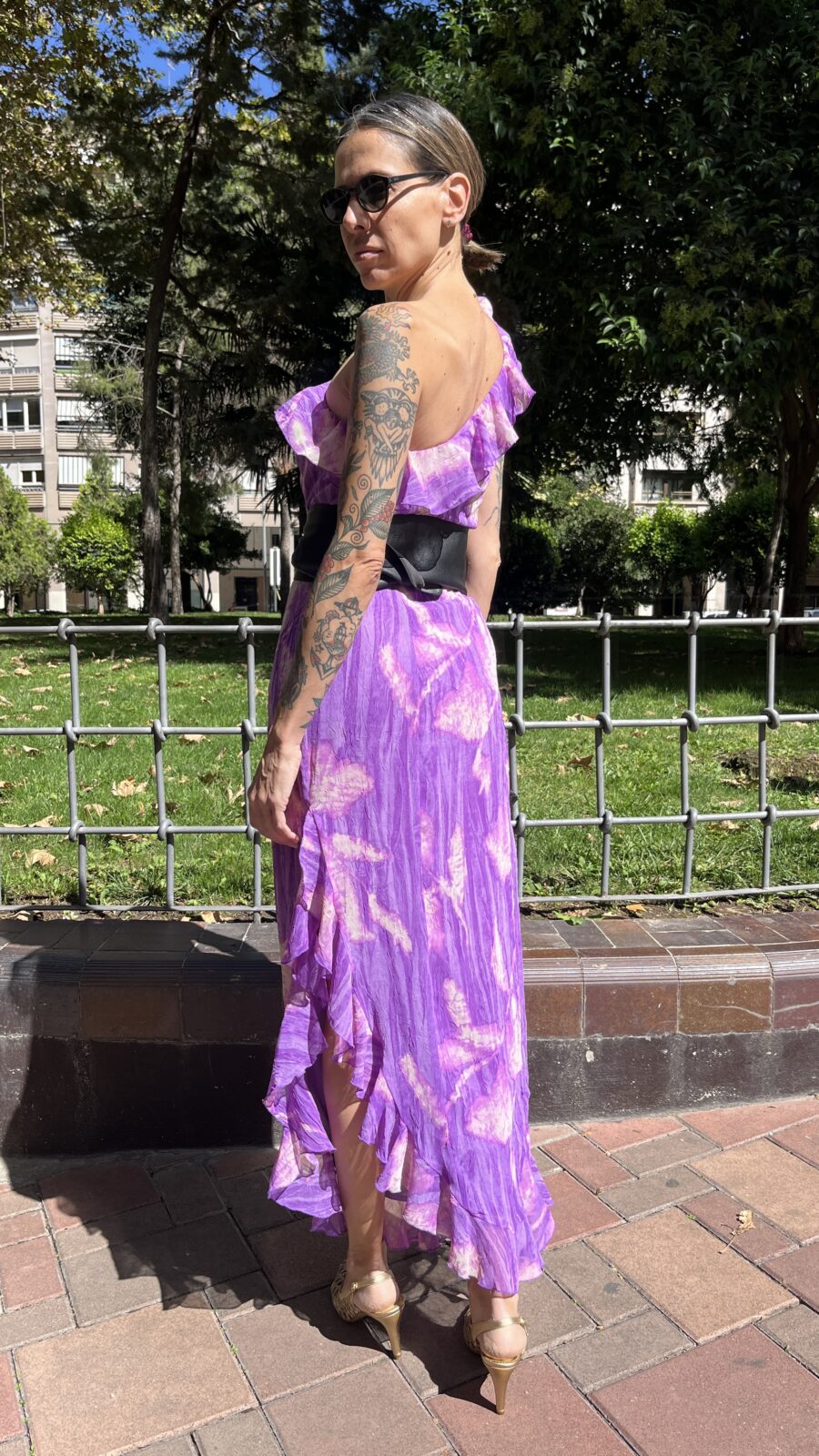 Vestido largo asimétrico en gasa plisada malva Made in Spain. Años 90 - Imagen 7