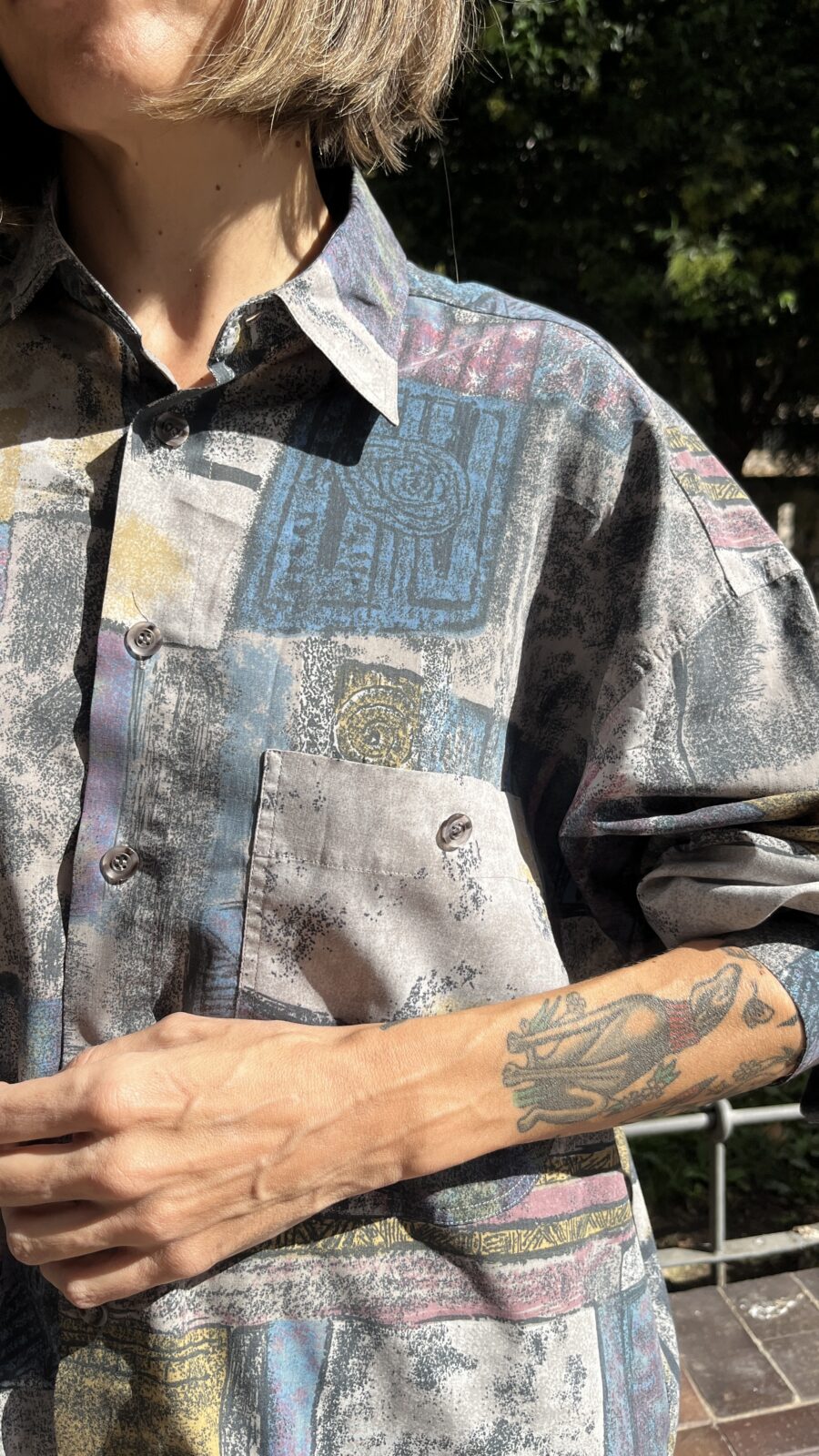Camisa vintage unisex C&A estampado abstracto piedra y pasteles (años 90) - Imagen 6