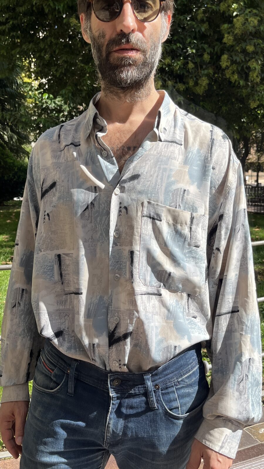 Camisa vintage unisex oversize con estampado abstracto frío años 90 - Imagen 7