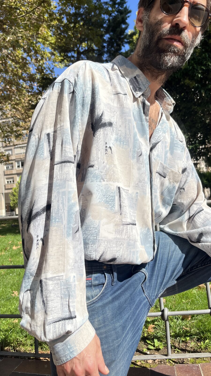 Camisa vintage unisex oversize con estampado abstracto frío años 90 - Imagen 3