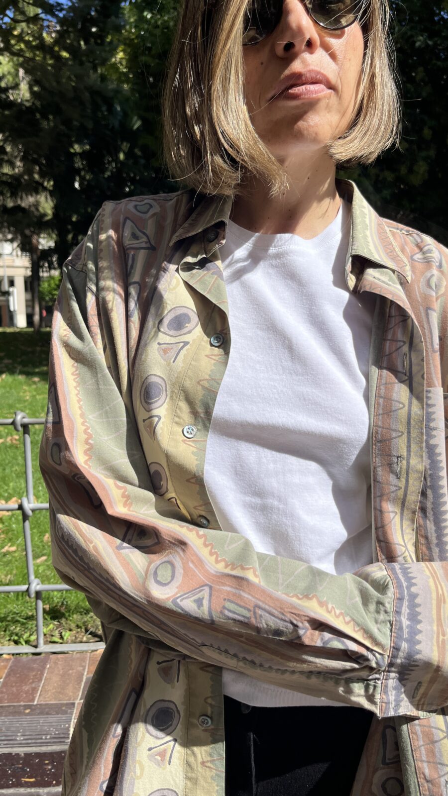 Camisa vintage unisex con estampado geométrico pastel años 80 - Imagen 14