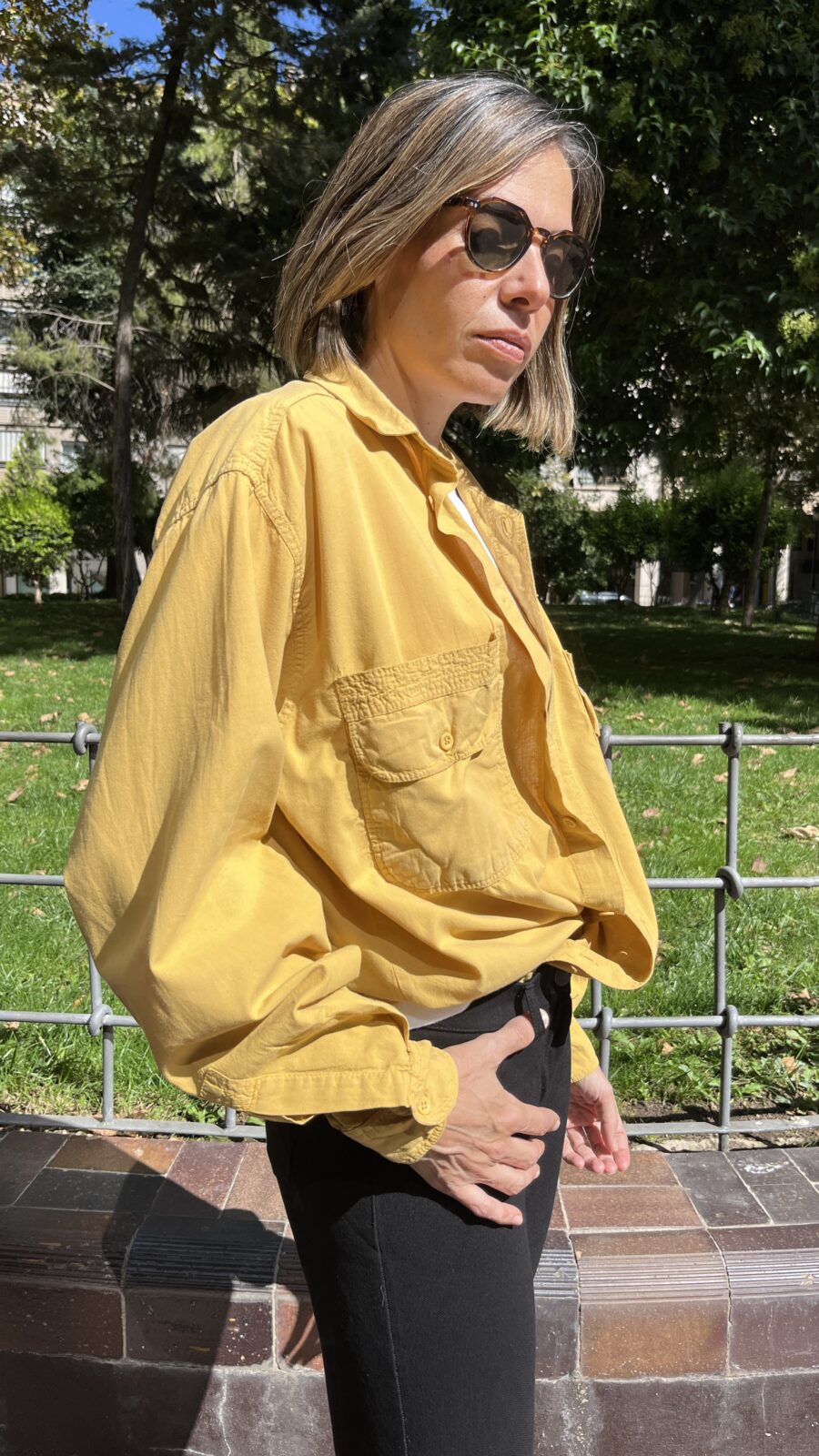 Camisa vintage unisex en algodón mostaza (años 90) - Imagen 9