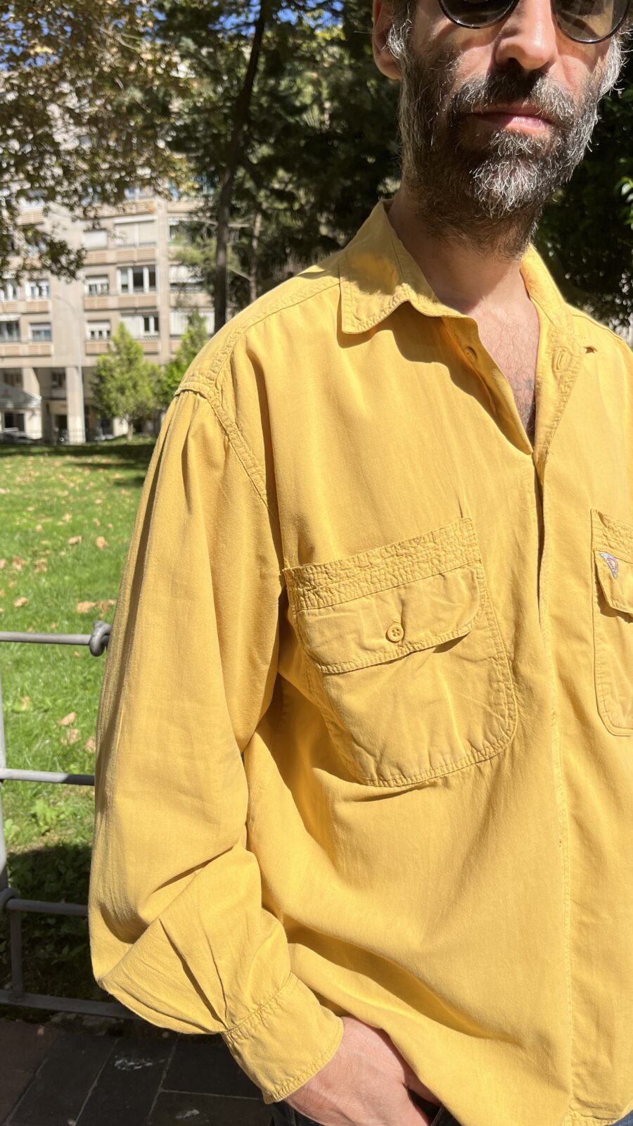 Camisa vintage unisex en algodón mostaza (años 90) - Imagen 11