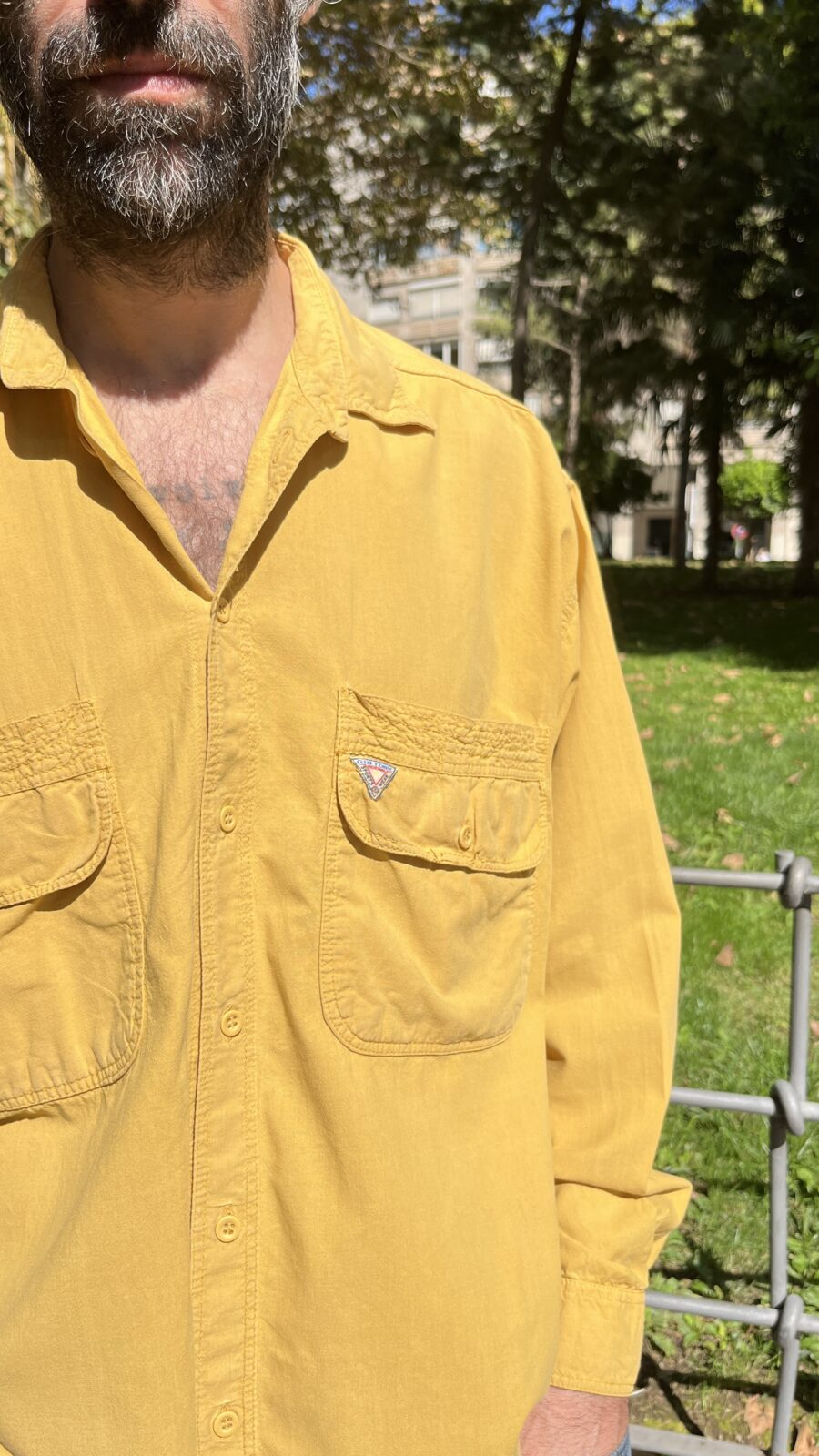 Camisa vintage unisex en algodón mostaza (años 90) - Imagen 10