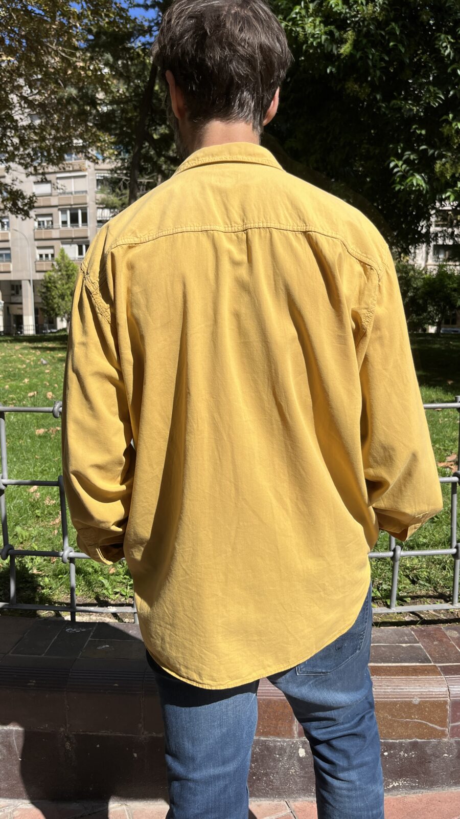 Camisa vintage unisex en algodón mostaza (años 90) - Imagen 15