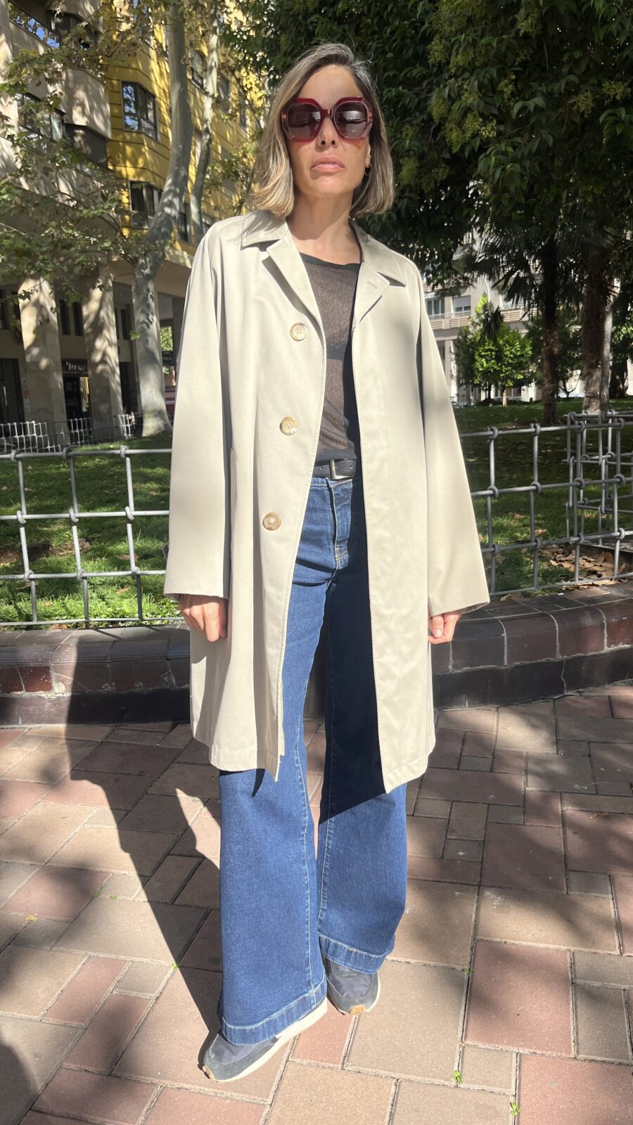 Gabardina Cortefiel en twill beige Terlenka® con forro de cuadros . Principios de los 80 - Imagen 4