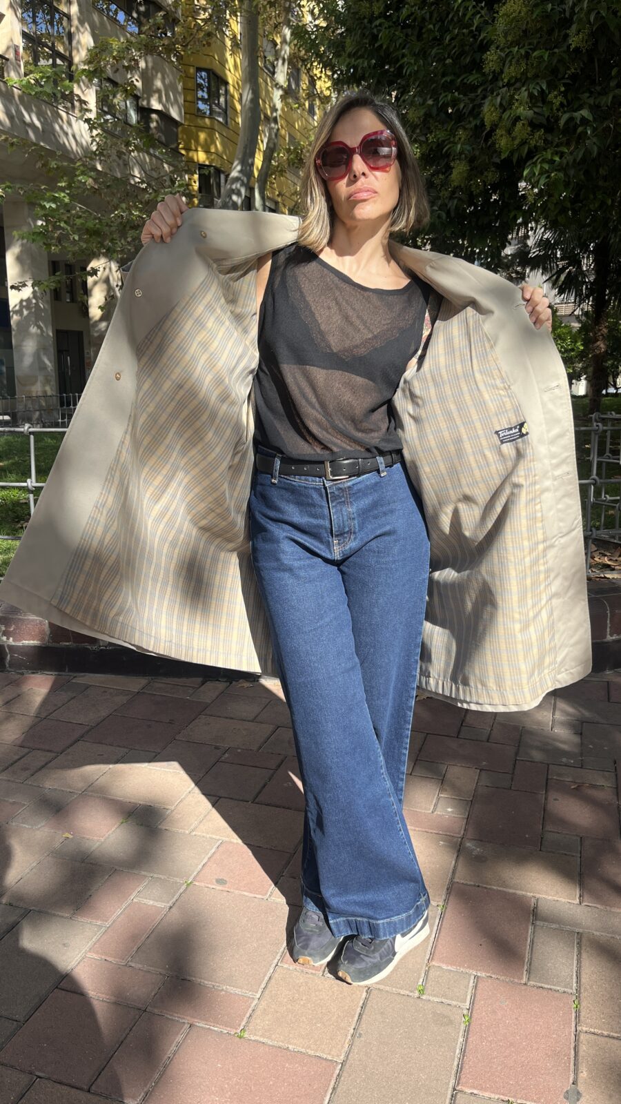 Gabardina Cortefiel en twill beige Terlenka® con forro de cuadros . Principios de los 80 - Imagen 8