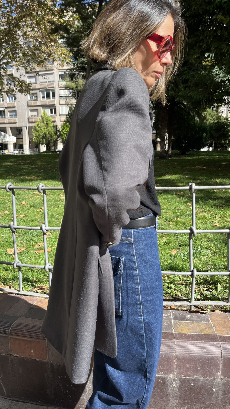 Levita-blazer gris con cuello de terciopelo Made in Spain Años 80 - Imagen 6