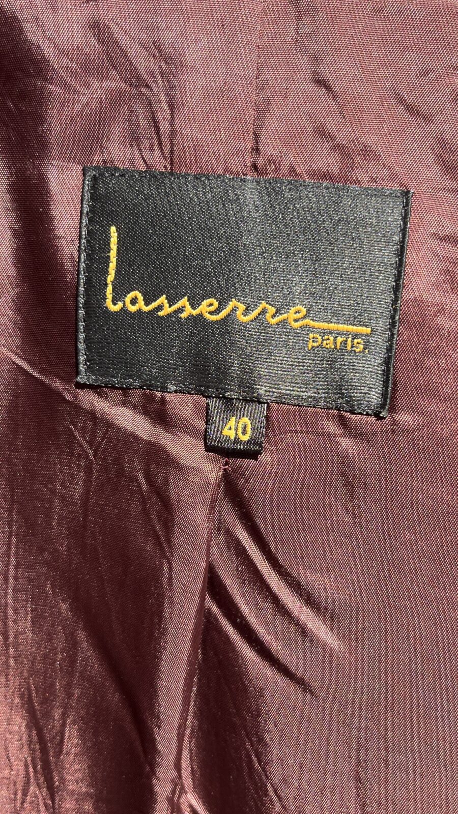 Blazar de lana virgen con textura bouclé color ciruela Lasserre Paris. Años 90 - Imagen 10